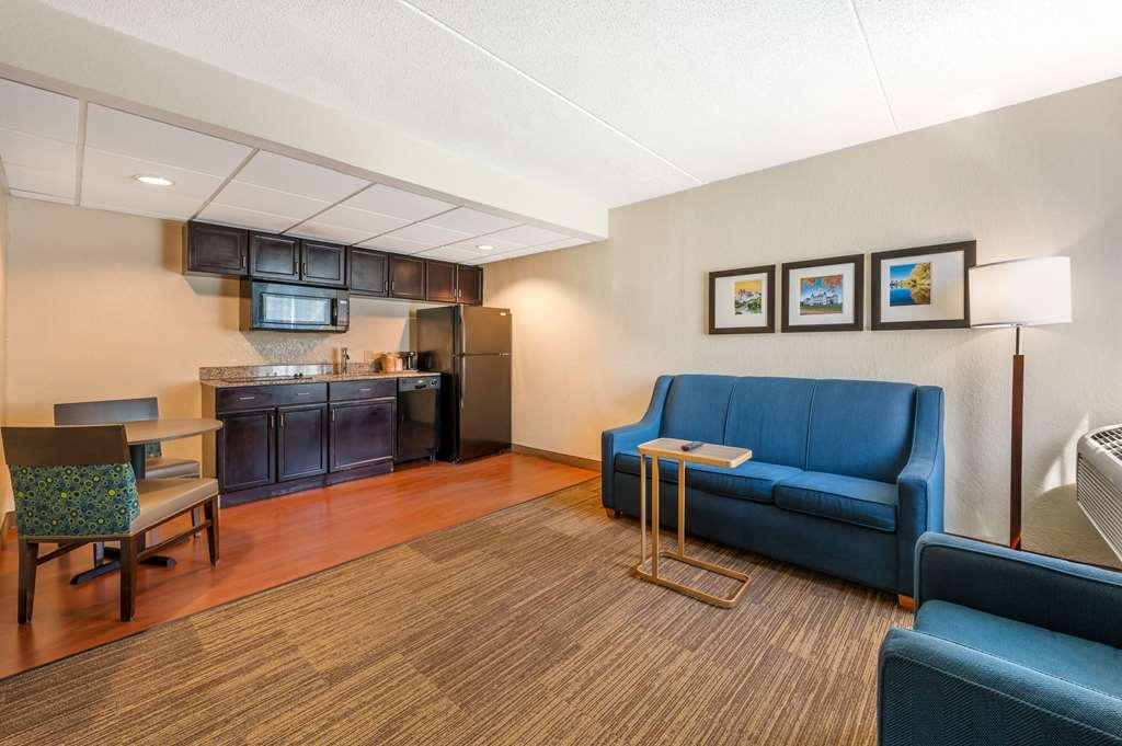 Comfort Inn & Suites East Hartford - Hartford Room photo
